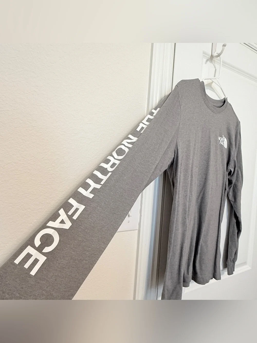 The North Face Gray Logo Sleeve Tee Men’s Small